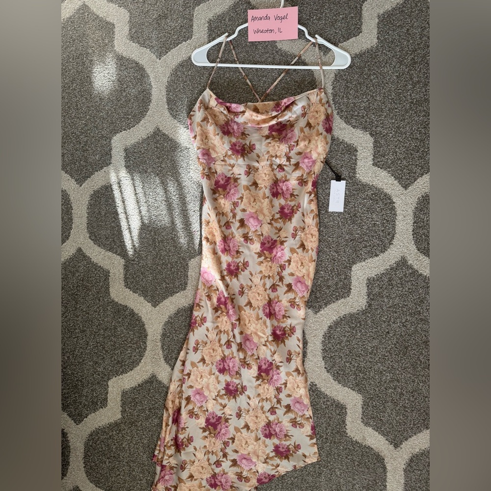 ASTR The Label Pink Floral Midi Dress Medium